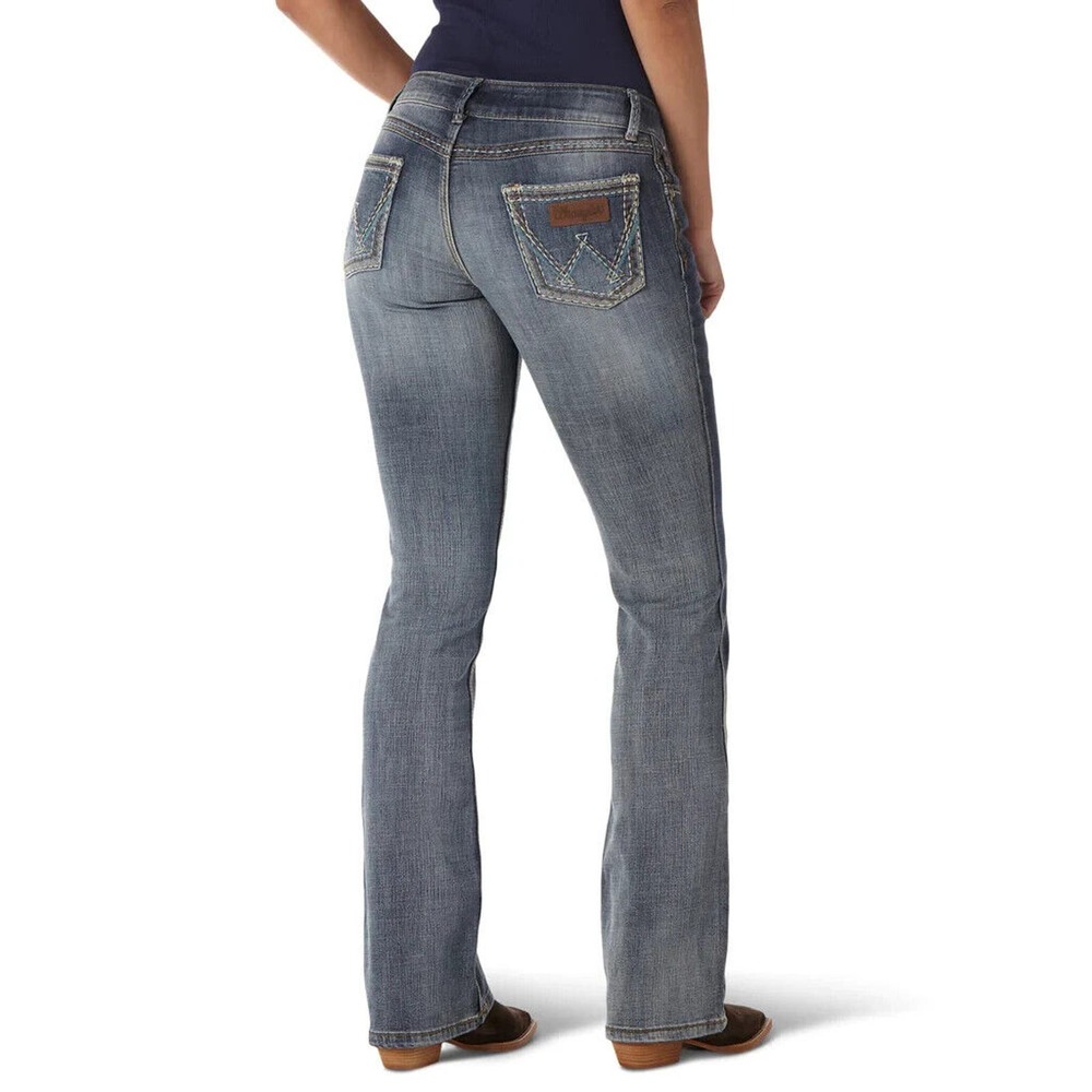 Wrangler Retro Sadie 9/10 x 32 Stompin' Grounds Bootcut Jean Western Cowgirl
